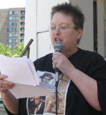 Lorrie Sprecher reading at Syracuse Stories 2011.