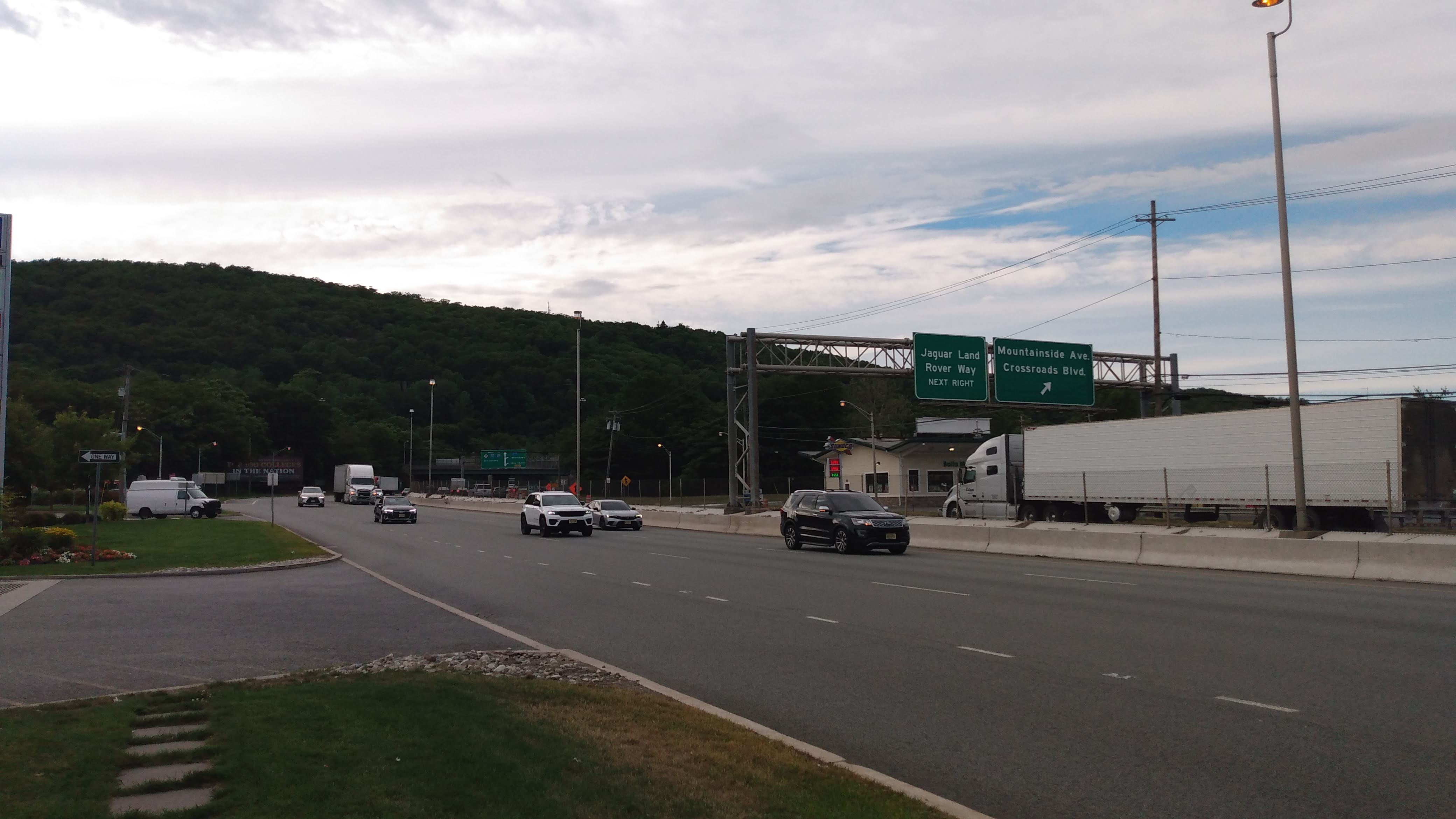 Route 17 in Mahway, New Jersey between US 202 and I-287.