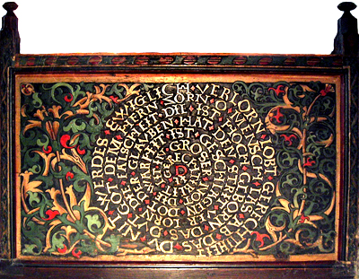 The Gerechtigkeitsspirale decoration on a church pew