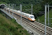 THSR train on a test run in June 2006