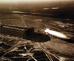 莱克赫斯特海军航空站的阿克伦号，摄于1931年10月21日