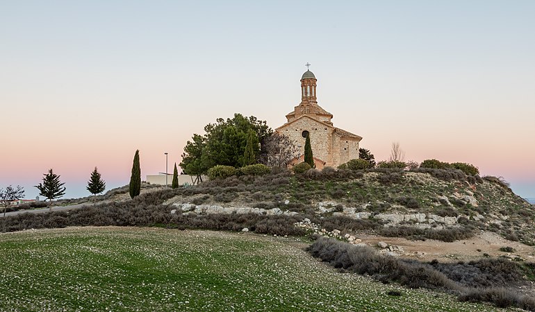 图为位于西班牙萨拉戈萨省莱塞拉圣多明哥修道院的日落景象，这栋巴洛克风格修道院由以前的伊比利亚人于十四世纪修建。