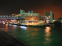 香港港澳码头夜景
