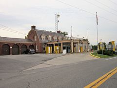 Route 221 north begins past Overton Corners border station at US border
