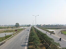 National Route 1 near Từ Sơn, Vietnam