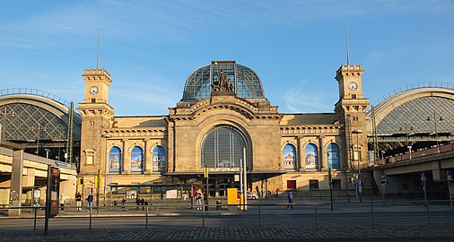 德累斯顿火车总站是主要的城际交通枢纽