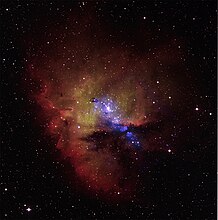 可见光（红色、黄色）和X光（蓝色）合成的NGC 281影像。