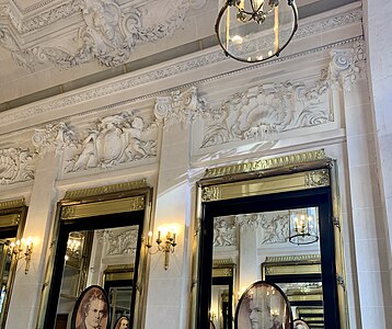 Beaux Arts Ionic pilasters in the entrance hallway of the Rue de la Paix no. 23, Paris, unknown architect, 1908