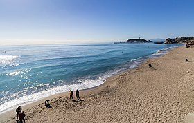 七里濱（右側的島為江之島）