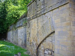 城牆遺址（法語：Enceinte de Thionville）