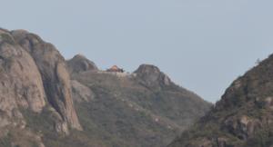 丫髻岩遠景