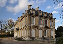 普雷欧树林城堡（法语：Château de Bois-Préau）