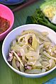 Manoh lue-ueh: 猪肉和大蒜炒切片的佛手瓜
