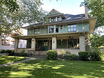 American Foursquare home on Waverly Place