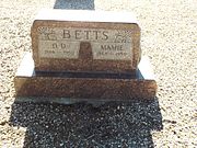 Grave of Ova Darling Betts (1868-1950) and Mamie Betts