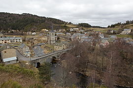 A general view of Saint-Juéry, with the church, and bridge over the river