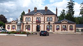 The town hall in Bléneau