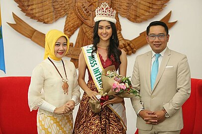Lilliana with the Governor of West Java, Ridwan Kamil and his wife in at the Gedung Sate on 22 January 2018.