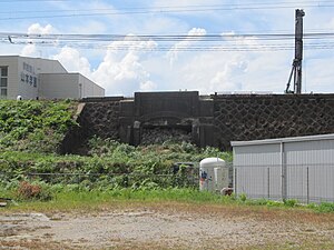 东知立站遗迹（名古屋本线一方，2012年9月） 随着知立站高架化工程而已经取失