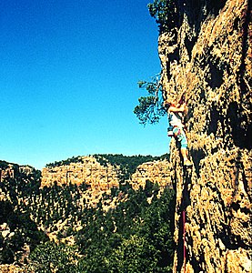 Rock climbing above the Shelf Road