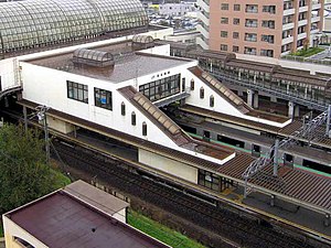 车站站房与月台（2004年10月）