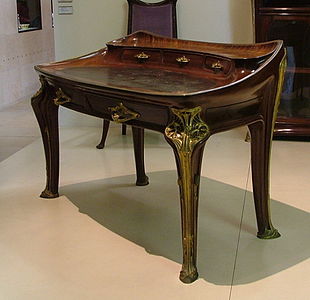 Orchid Desk by Louis Majorelle (1903–04), made of snakewood, gilded bronze and copper, Musée d'Orsay, Paris