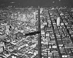 梅肯号在旧金山上的影子，摄于1933年