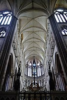 Rayonnant choir, begun in 1236, mainly 1241–1258