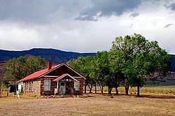 2007年的安德魯斯社區學校（英语：Community school (United States)）