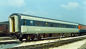 1972年，第一批「英國鐵路3型客車」中的一節（編號：E12000）運抵位於德比的英國鐵路技術中心（英語：Railway Technical Centre）。