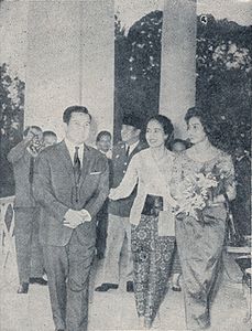 Hartini Sukarno with Norodom Sihanouk and wife