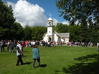 Crowds at the "Bonne Sainte-Anne".