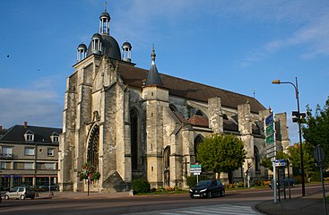圣艾蒂安教堂（法语：Église Saint-Étienne d'Arcis-sur-Aube）