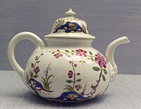 Teapot, 1718–1720, with "Oriental" flowers