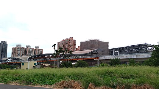 台铁松竹车站与捷运松竹站于2017年10月工程状态