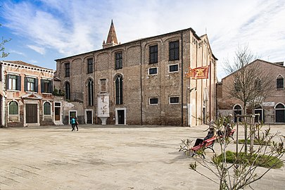 Facade on campo