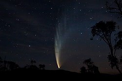 1月17日于新西兰摄得之麦克诺特彗星