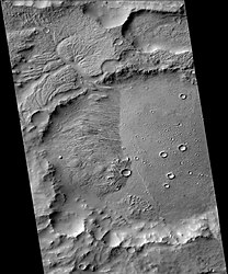 火星勘测轨道飞行器背景相机拍摄的加尔达考陨击坑。