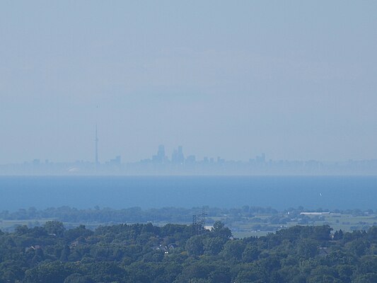 从观瀑塔眺望多伦多天际线