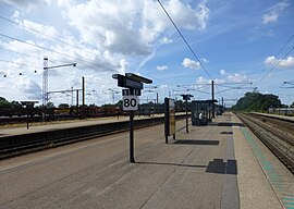 2站台和3站台（2站台和3站台是一个岛式站台的两个半站台）