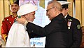 President of Pakistan Arif Alvi conferred the Nishan e Pakistan on His Holiness Syedna Mufaddal Saifuddin in a special investiture ceremony in Aiwan e Sadr, Islamabad in recognition of the social services rendered by His Holiness for the development of Pakistan.