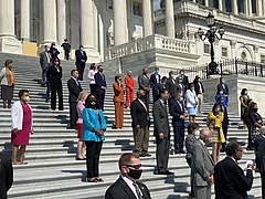 Terri Sewell wearing an "I can't breathe" mask at a congressional protest