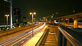 从京桥停车区望向大阪。右侧为滨手绕道