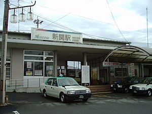 废除前的站房（2005年3月）