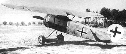 A Fokker D.VIII, also on alert status