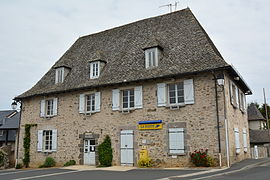 The town hall in Roannes-Saint-Mary