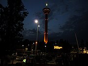 晚上的奈西针塔，是在芬兰坦佩雷的观光塔。