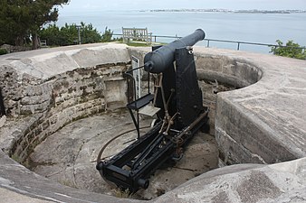 Gun on Moncrieff disappearing mount, at Scaur Hill Fort, Bermuda