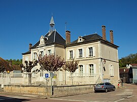 The town hall in Gy-l'Évêque
