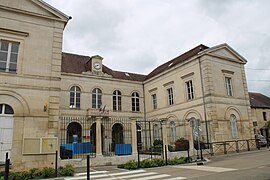 The town hall in Saint-Blin